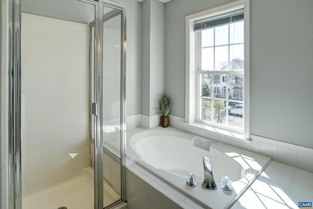 145 GRAYROCK DR, Crozet, VA 22932