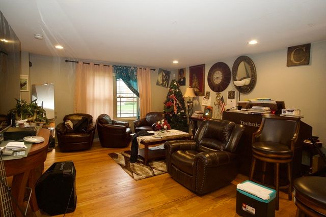 1289 Bay St., Springfield, MA 01109