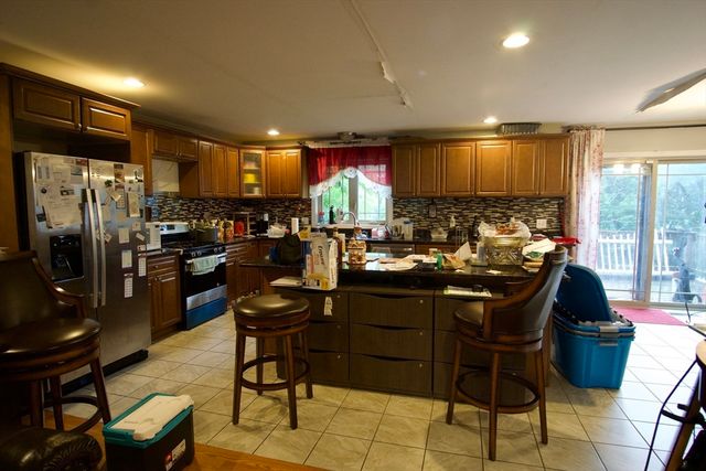 1289 Bay St., Springfield, MA 01109
