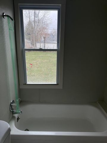 18852 Indian, Redford, MI 48240