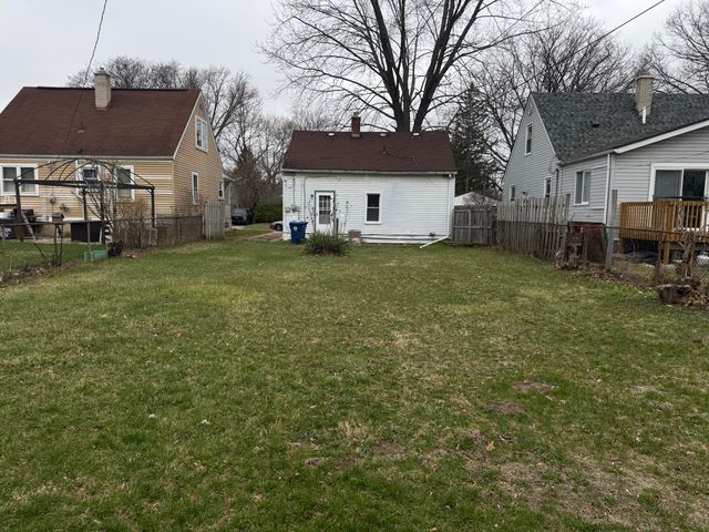 18852 Indian, Redford, MI 48240