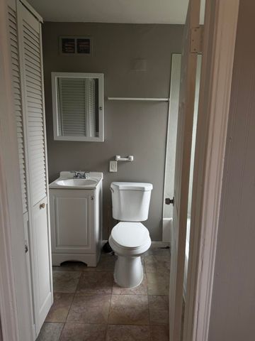 18852 Indian, Redford, MI 48240