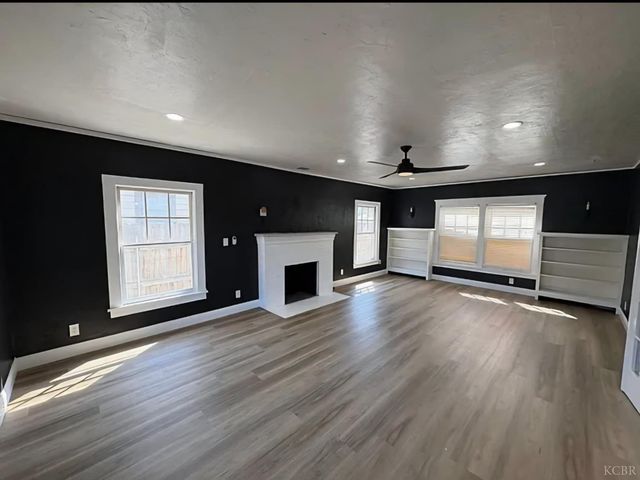 209 E 11th Street, Hanford, CA 93230