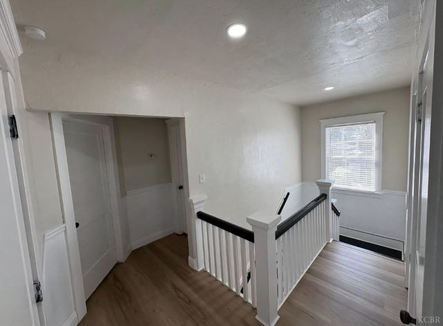 209 E 11th Street, Hanford, CA 93230