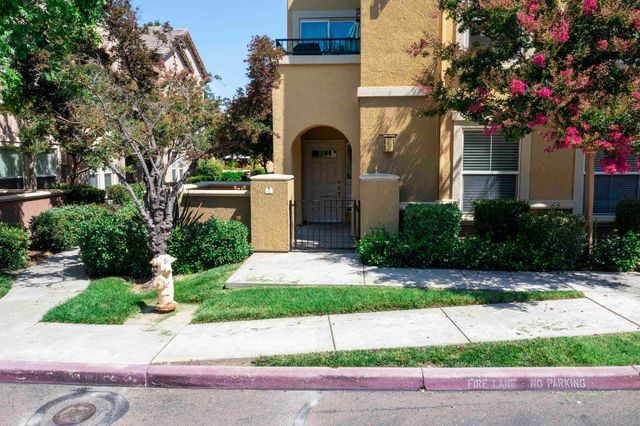 1396 Milano Dr #6, West Sacramento, CA 95691