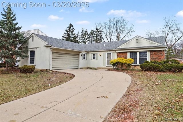 35590 Hatherly Place, Sterling Heights, MI 48310