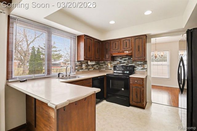 35590 Hatherly Place, Sterling Heights, MI 48310