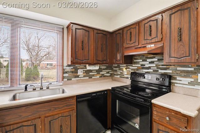 35590 Hatherly Place, Sterling Heights, MI 48310