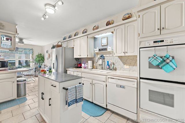 715 W Utica Street, Broken Arrow, OK 74011