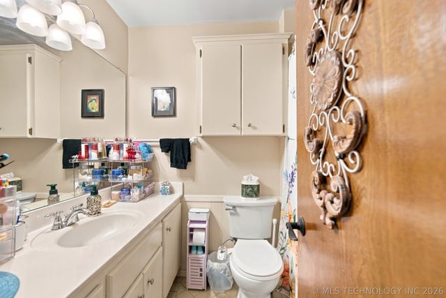 715 W Utica Street, Broken Arrow, OK 74011