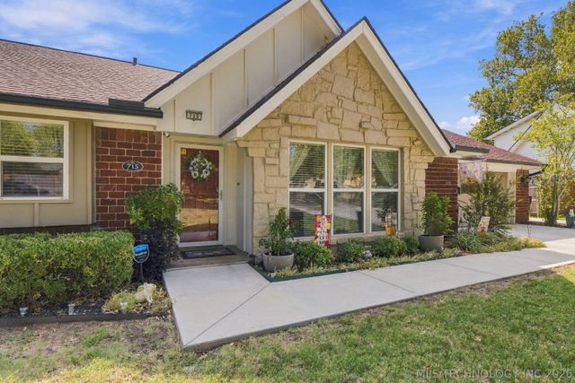 715 W Utica Street, Broken Arrow, OK 74011