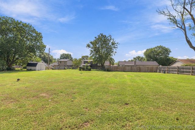 715 W Utica Street, Broken Arrow, OK 74011