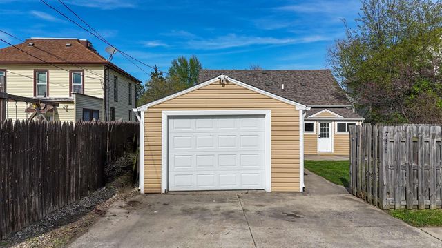 736 N LaFontaine Street, Huntington, IN 46750