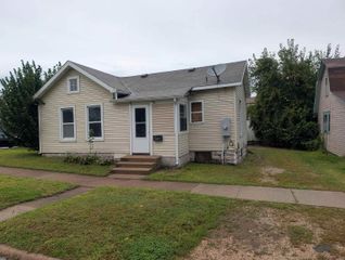 624 State Street, Cedar Falls, IA 50613