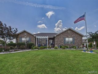 200 Baneberry Drive, Highland, IL 62249