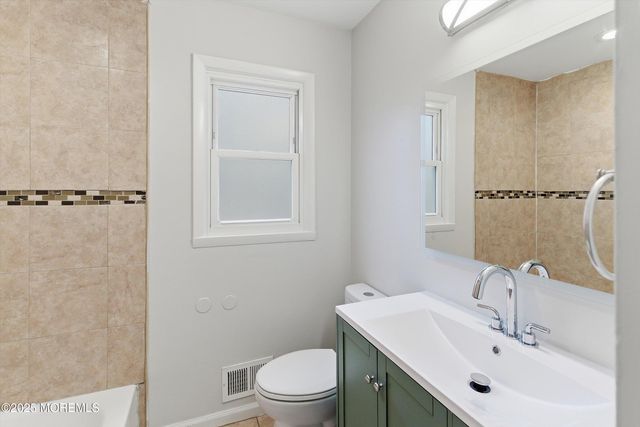 17 Walter Drive, Jackson, NJ 08527