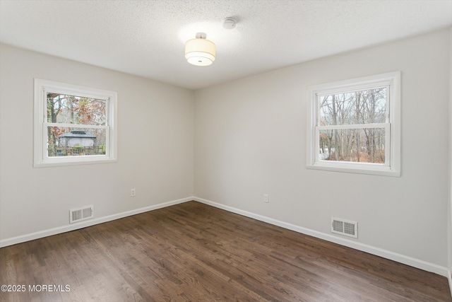 17 Walter Drive, Jackson, NJ 08527