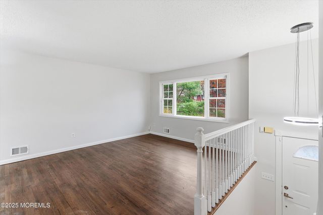 17 Walter Drive, Jackson, NJ 08527