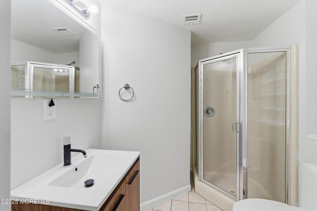 17 Walter Drive, Jackson, NJ 08527