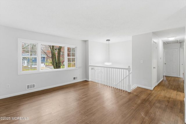 17 Walter Drive, Jackson, NJ 08527