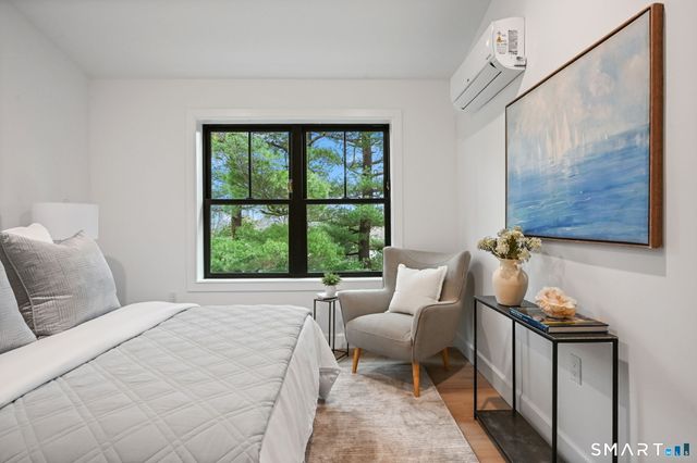 131 Beach Road 210, Fairfield, CT 06824