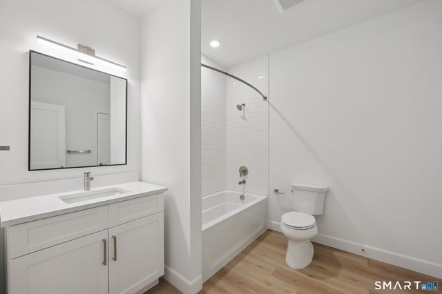 131 Beach Road 210, Fairfield, CT 06824