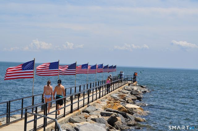 131 Beach Road 210, Fairfield, CT 06824