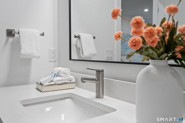 131 Beach Road 210, Fairfield, CT 06824