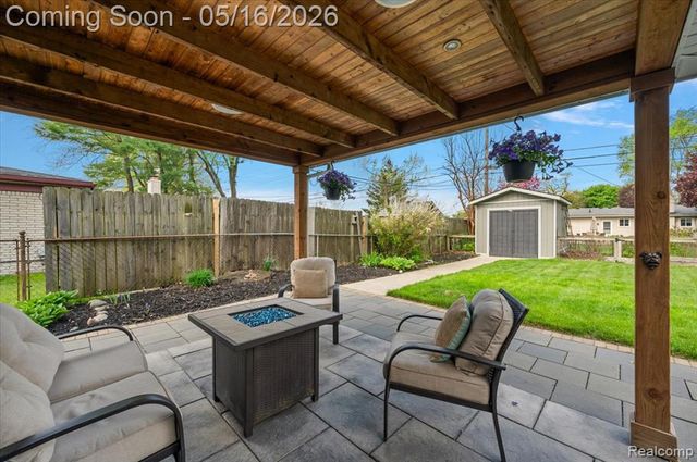 45503 Klingkammer Street, Utica, MI 48317