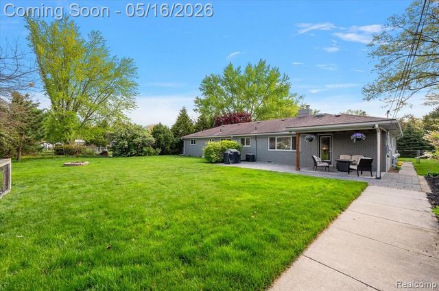 45503 Klingkammer Street, Utica, MI 48317
