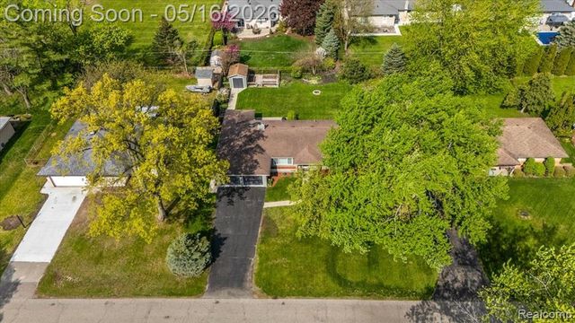 45503 Klingkammer Street, Utica, MI 48317