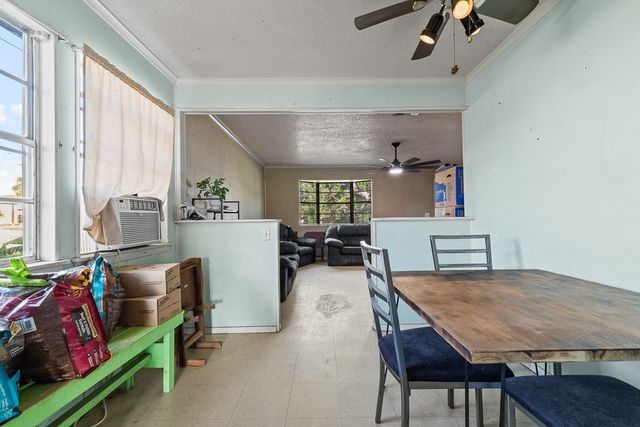 504 S 9th St, Aransas Pass, TX 78336