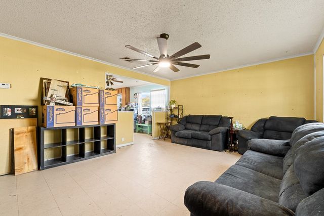 504 S 9th St, Aransas Pass, TX 78336