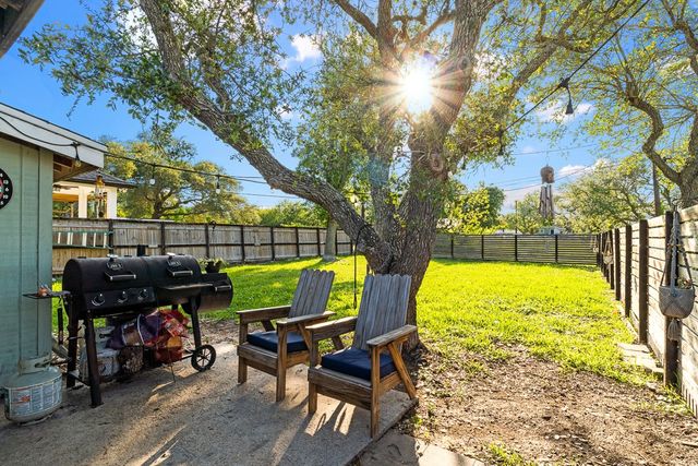 504 S 9th St, Aransas Pass, TX 78336