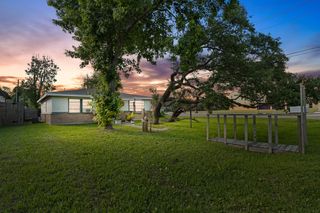 504 S 9th St, Aransas Pass, TX 78336