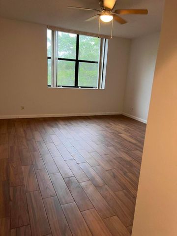 3100 NW 42nd Avenue D404, Coconut Creek, FL 33066