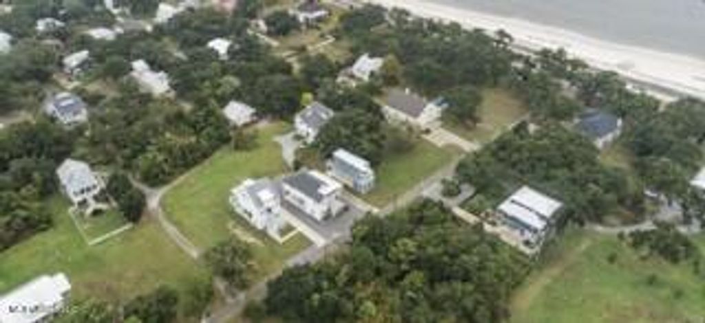 114 Cedar Avenue, Pass Christian, MS 39571