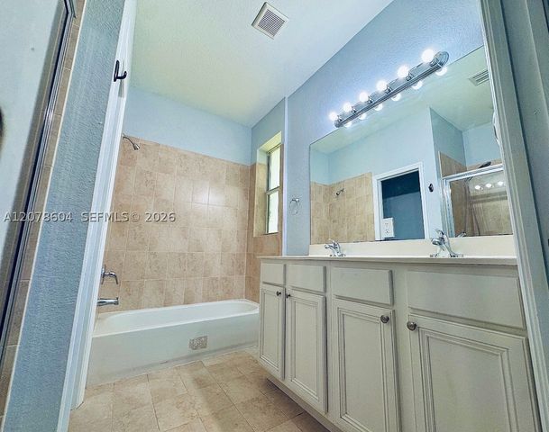 1035 NE 207th Ter, Miami, FL 33179