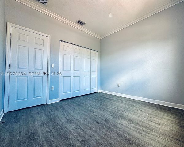 1035 NE 207th Ter, Miami, FL 33179