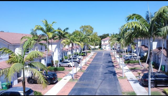 1035 NE 207th Ter, Miami, FL 33179