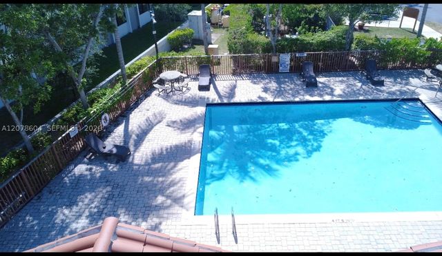 1035 NE 207th Ter, Miami, FL 33179