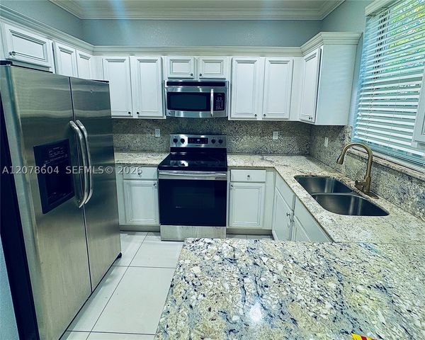 1035 NE 207th Ter, Miami, FL 33179
