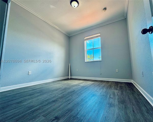 1035 NE 207th Ter, Miami, FL 33179