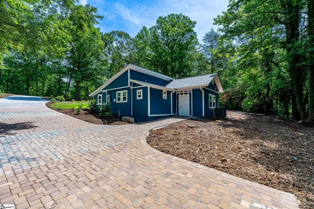 135 Harris Road, Pickens, SC 29671