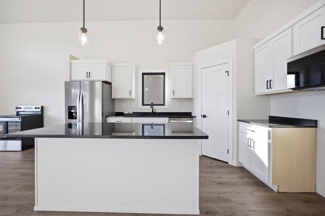 6264 86th Avenue S, Horace, ND 58047