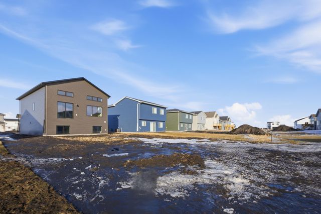 6264 86th Avenue S, Horace, ND 58047