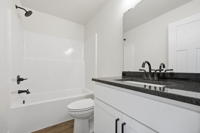 6264 86th Avenue S, Horace, ND 58047