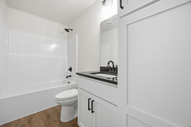 6264 86th Avenue S, Horace, ND 58047