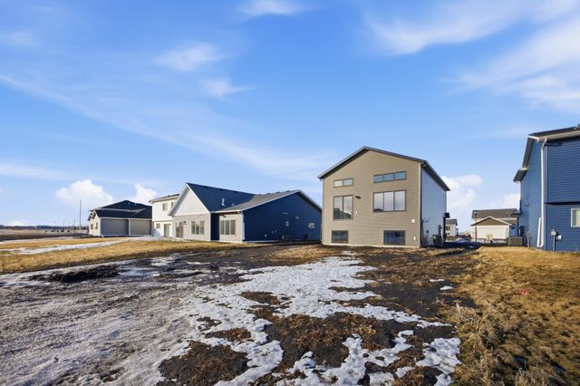 6264 86th Avenue S, Horace, ND 58047