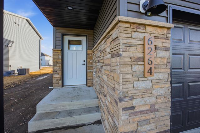 6264 86th Avenue S, Horace, ND 58047